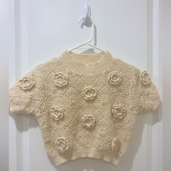 Flower Cropped Sweater - Picture 2 of 2